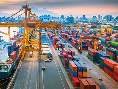 Mobol-Bee: Sun Logistics - Berthing and Sailing of Vessel